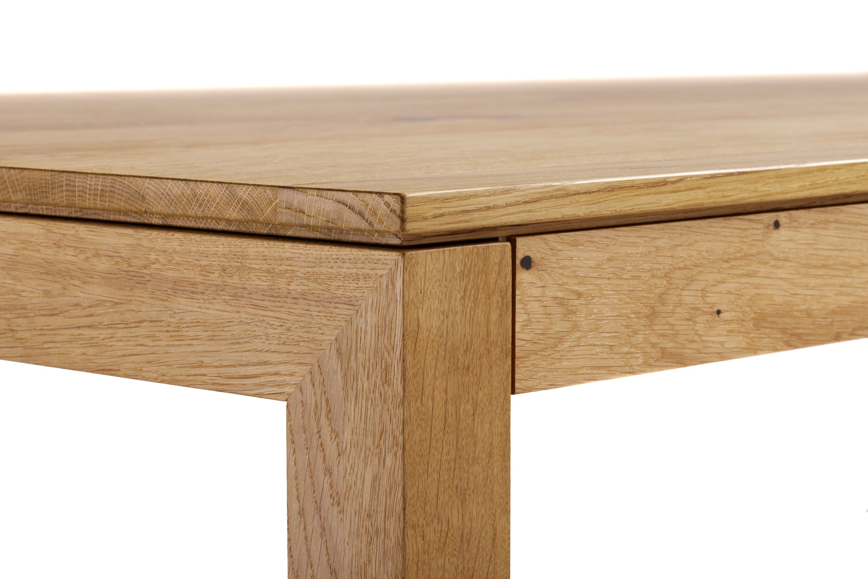 Detailfoto: Tischbein und bündige Tischzarge - Esstisch Gardo Holz