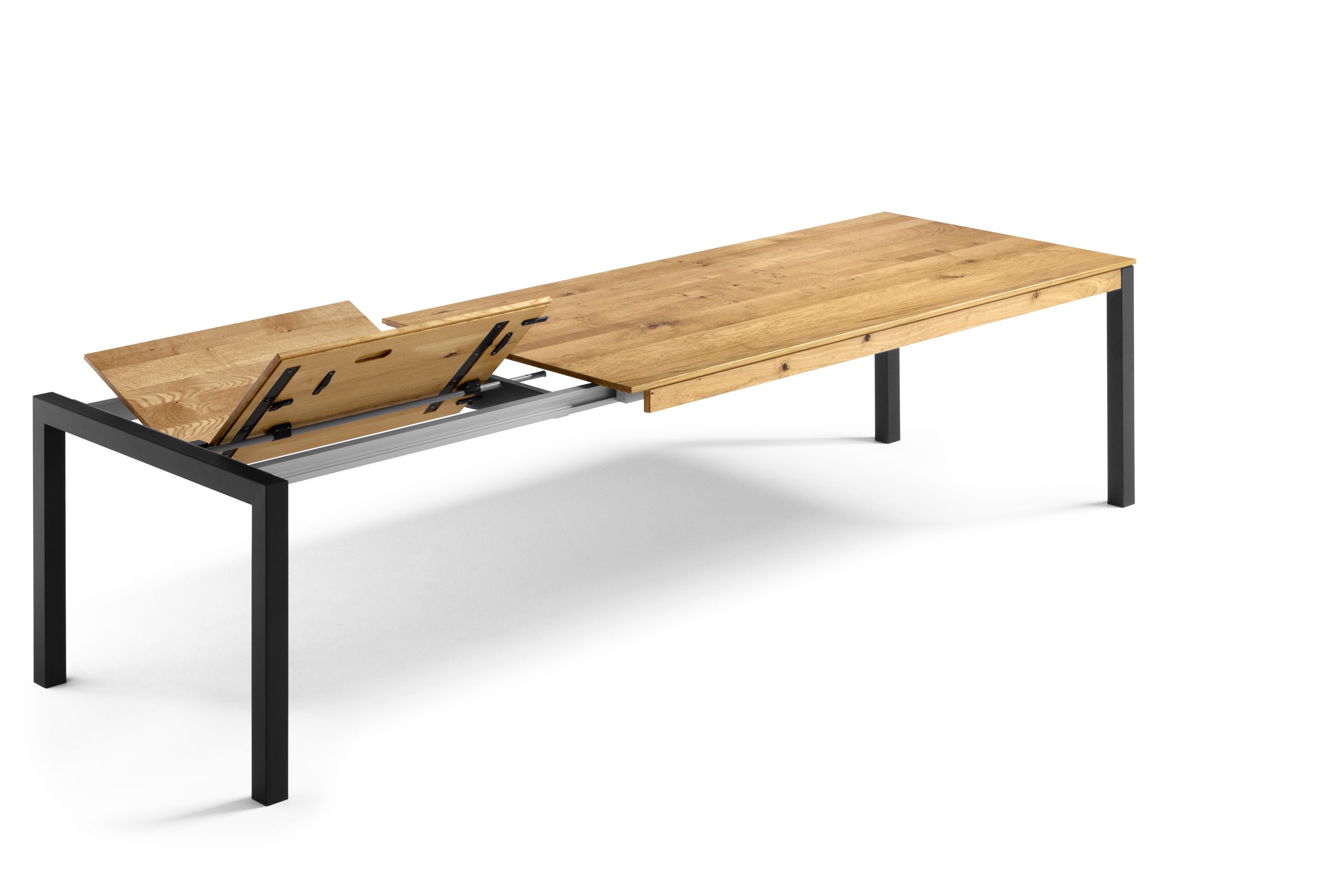 Esszimmertisch ausziehbar mit schwarzen Metallbeinen und Tischplatte in Asteiche / Wildeiche - Esstisch Gardo Metall