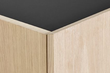 Detailfoto: Deckplatte schwarz Korpus Eiche weiss geoelt - Sideboard Farum